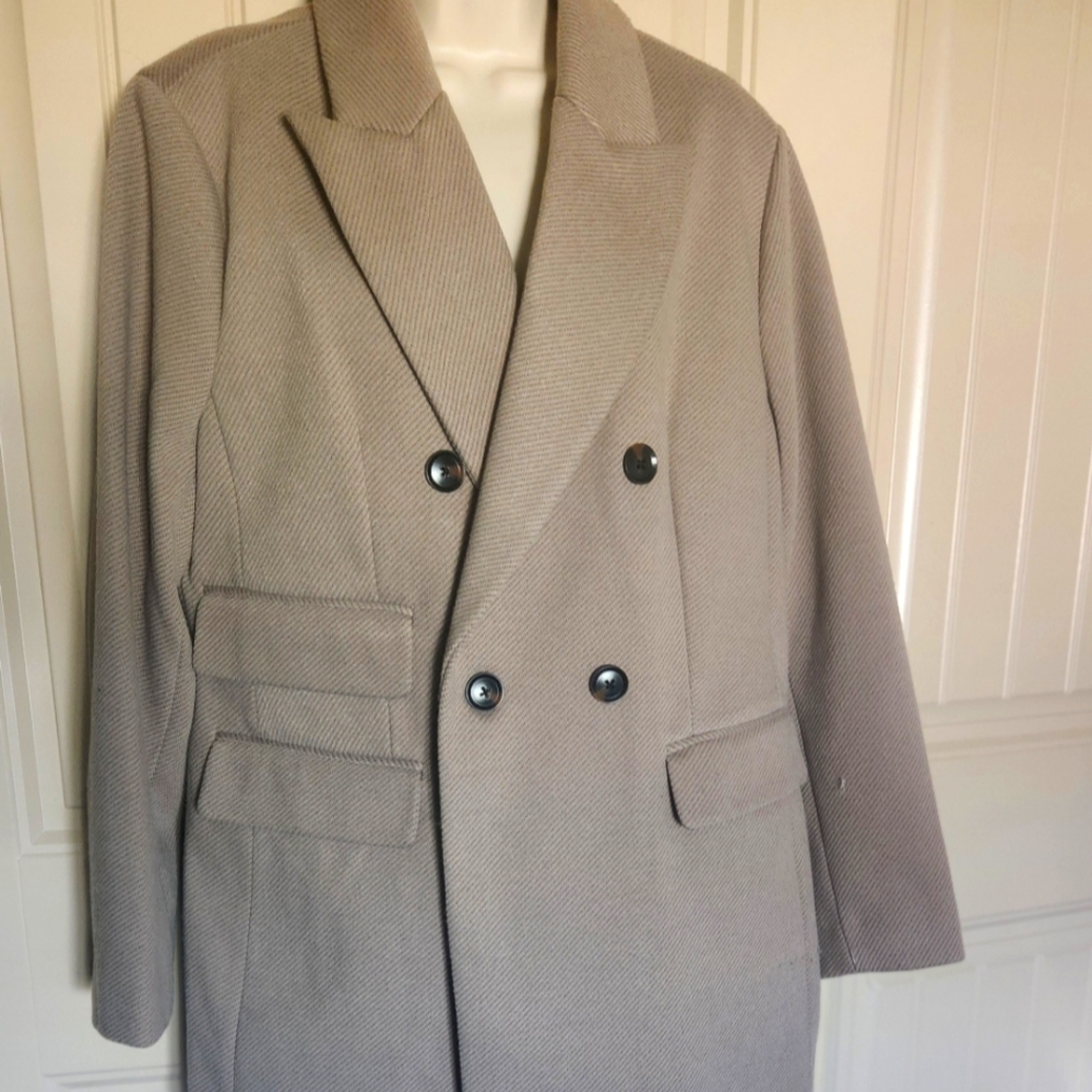 BCBG BEIGE DOUBLE BREASTED COAT NEW WITH TAGS
